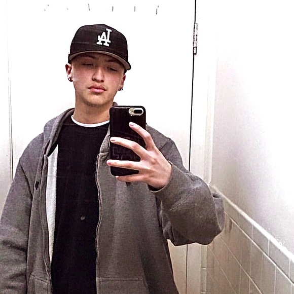 Meet your Posher, Angel - Picture 1 of 8